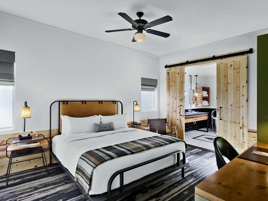 Cavalry Court, By Valencia Collection Hotel College Station
