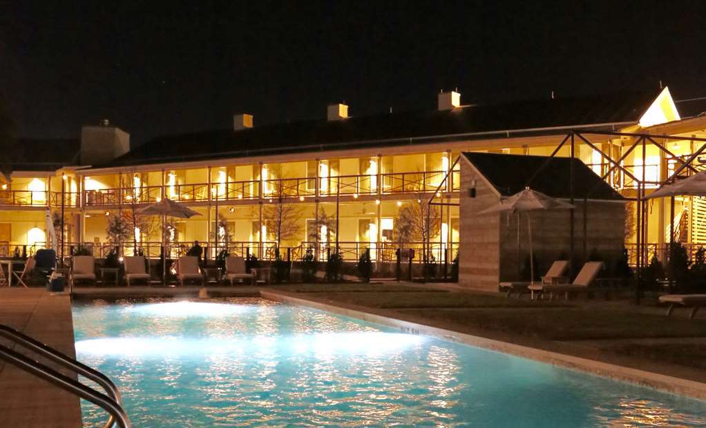 Hotel Cavalry Court, By Valencia Collection College Station