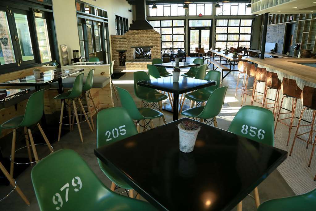 Cavalry Court, By Valencia Collection 4* College Station