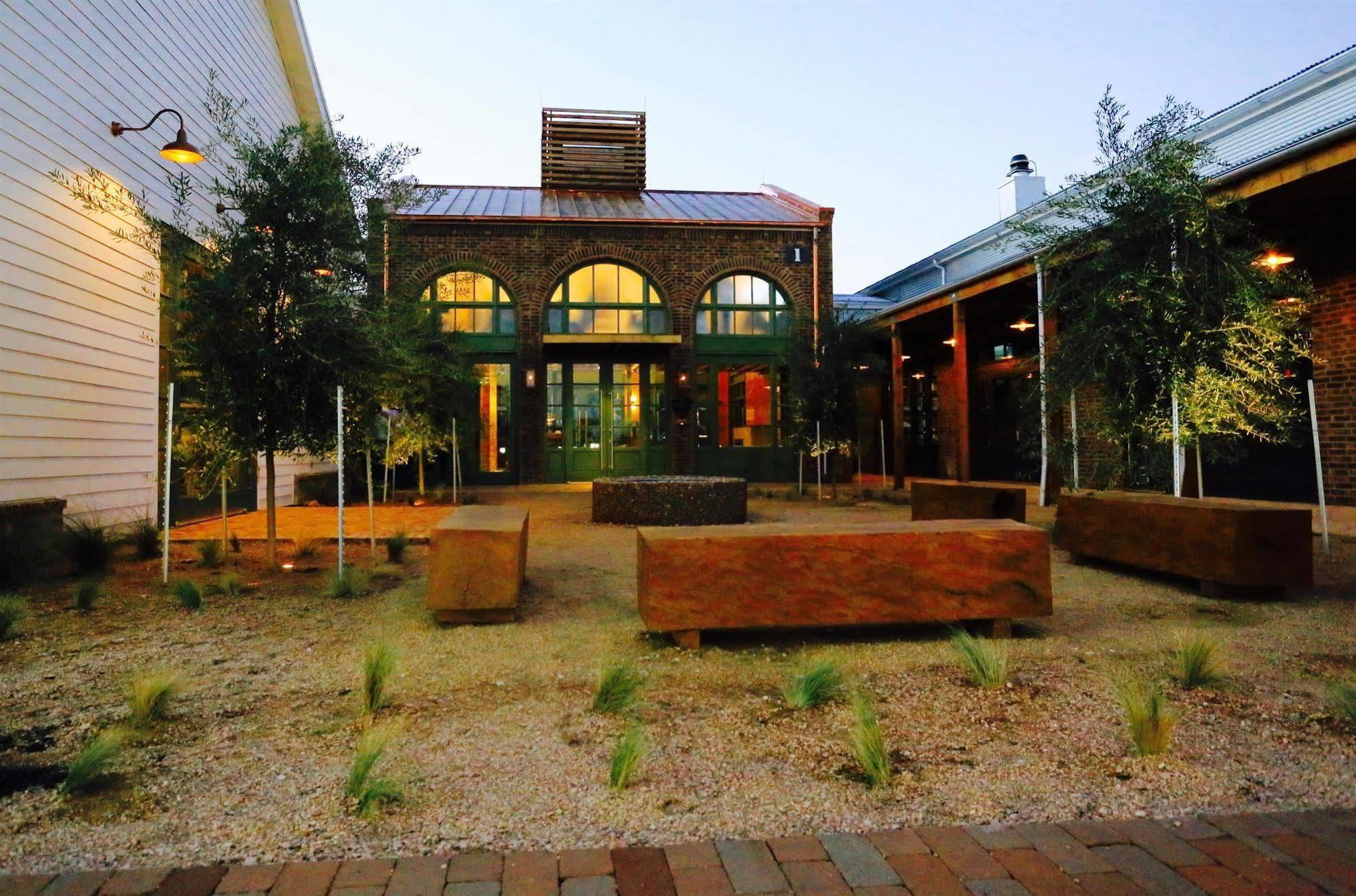 Cavalry Court, By Valencia Collection 4* College Station