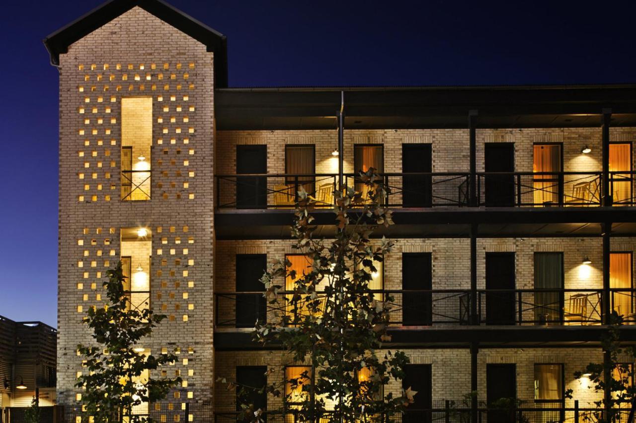 Hotel Cavalry Court, By Valencia Collection College Station