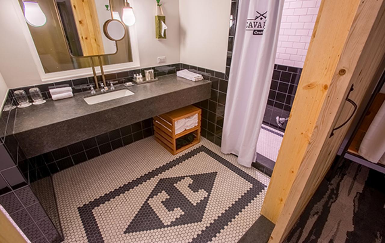 Cavalry Court, By Valencia Collection 4* College Station